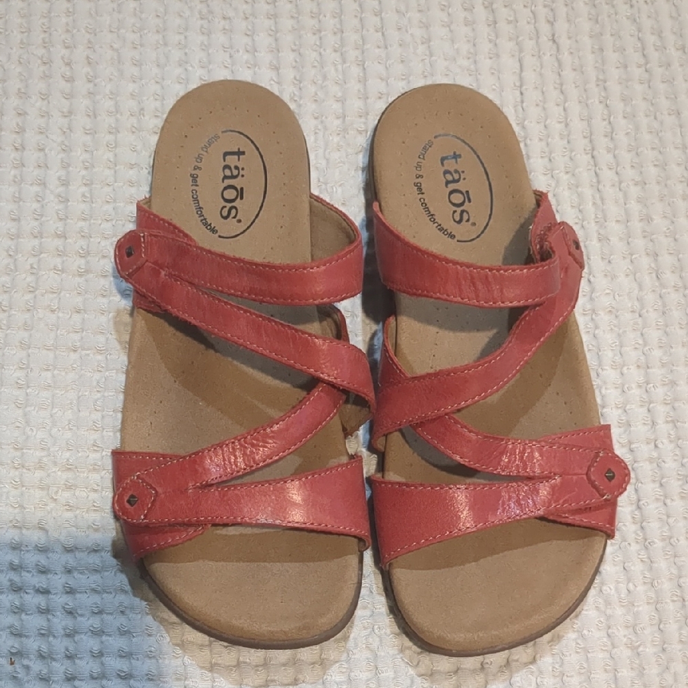 Taos Double U Leather Sandal